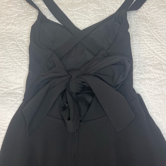 black dress with bow in back - Picture 1 of 5